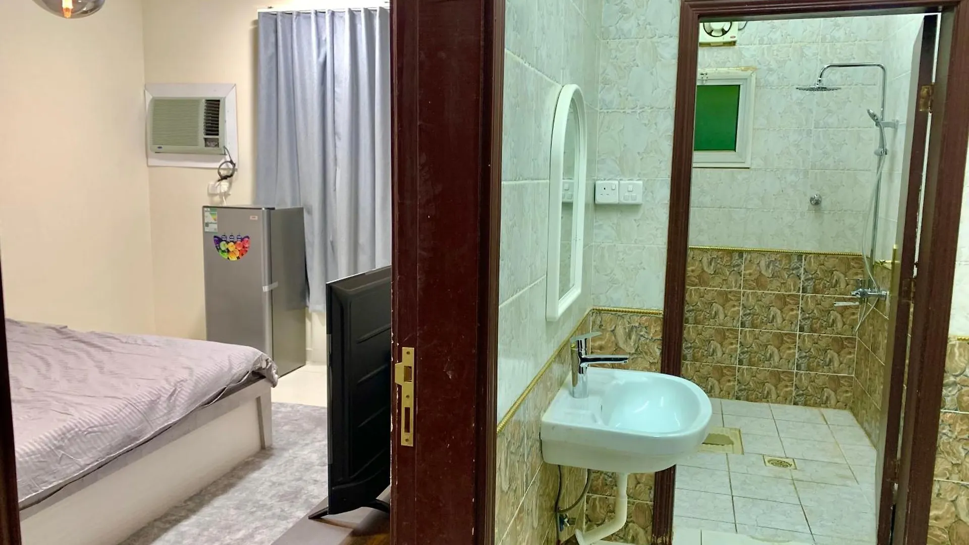 غرفة مزدوجة مدخل خاص دخـول ذاتي Private Room Riyad Pansiyon
